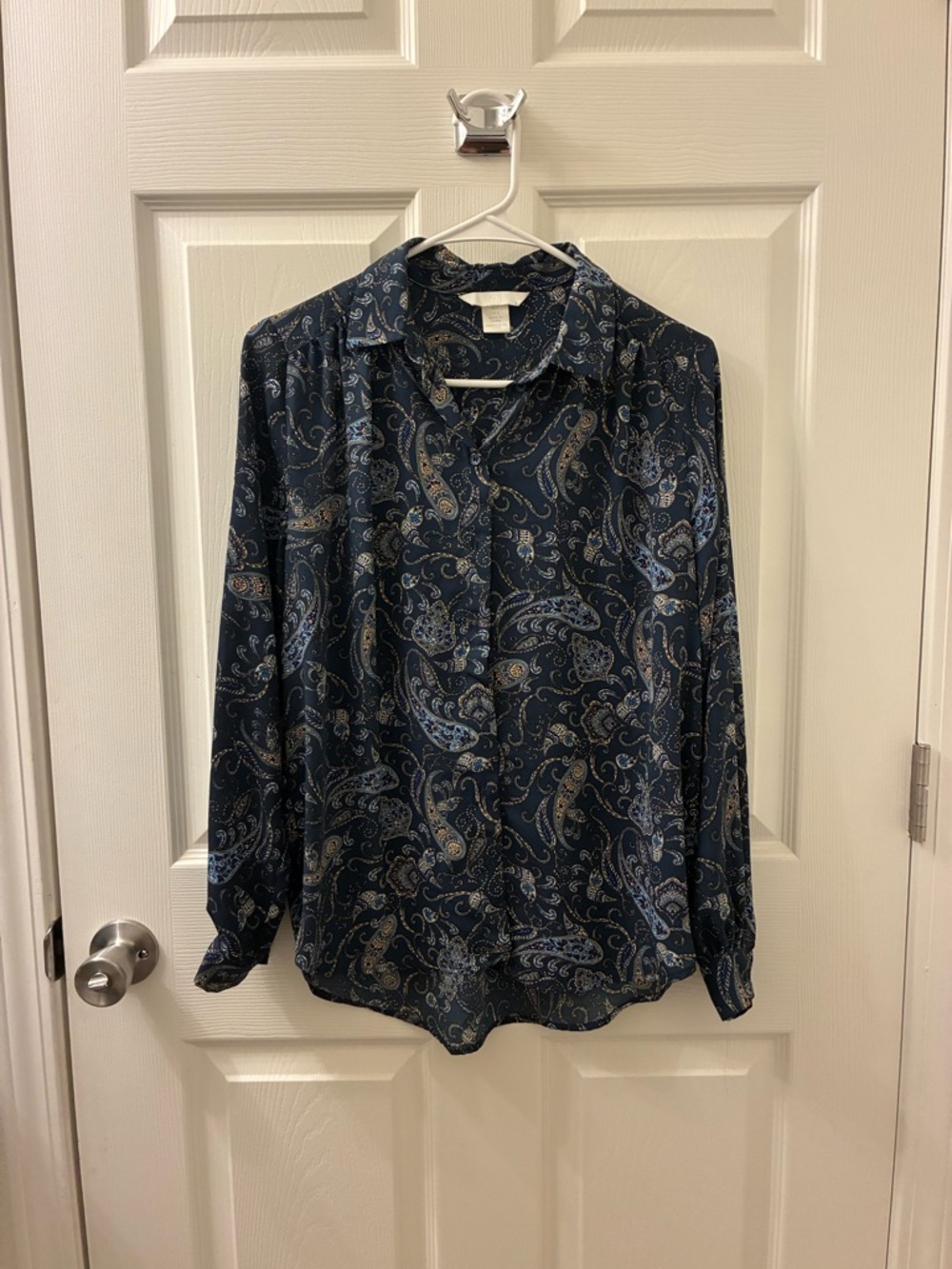 H&M Navy Paisley Button-Down Women's Shirt never worn